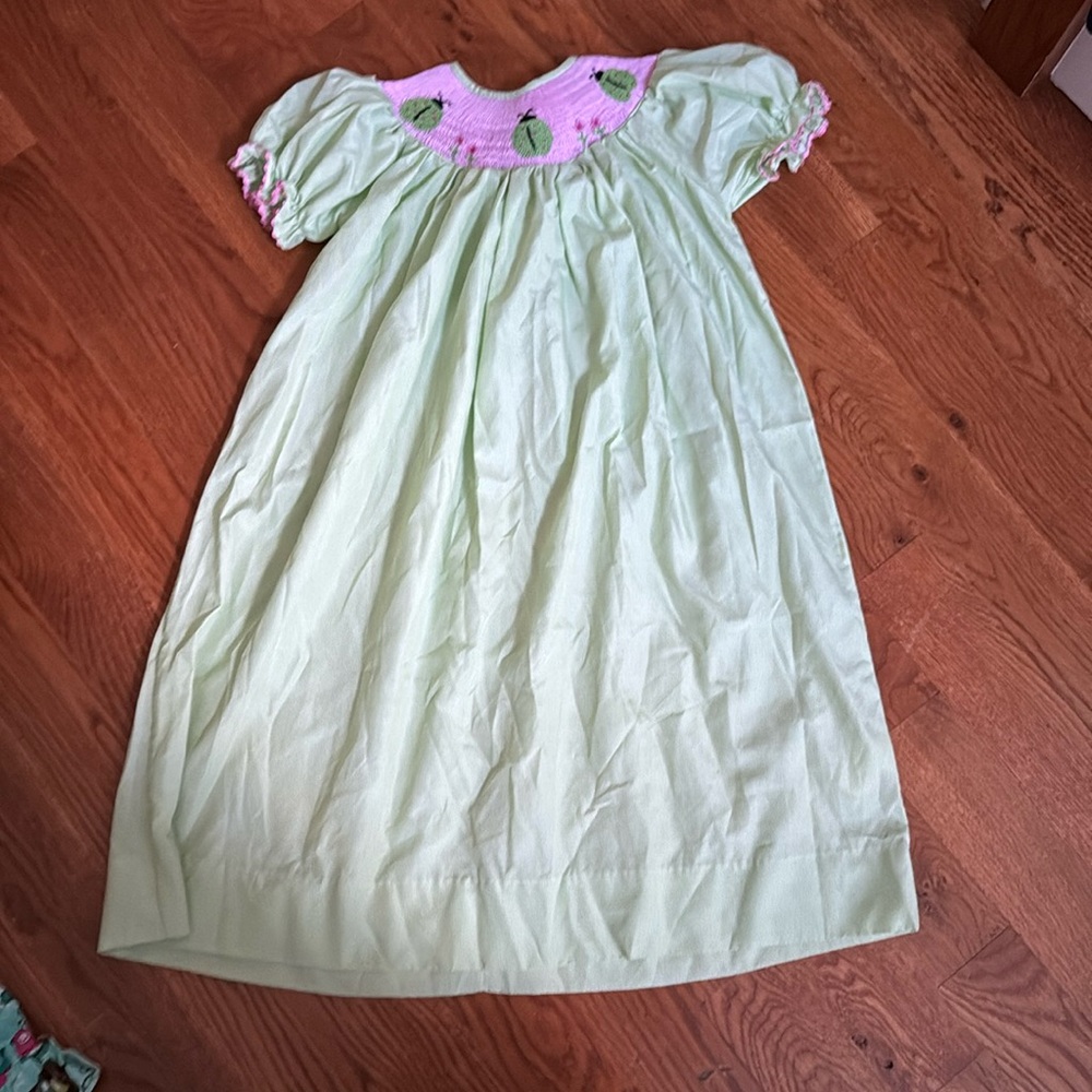 Molly Pop like new condition smocked green and pink ladybug dress, size 6